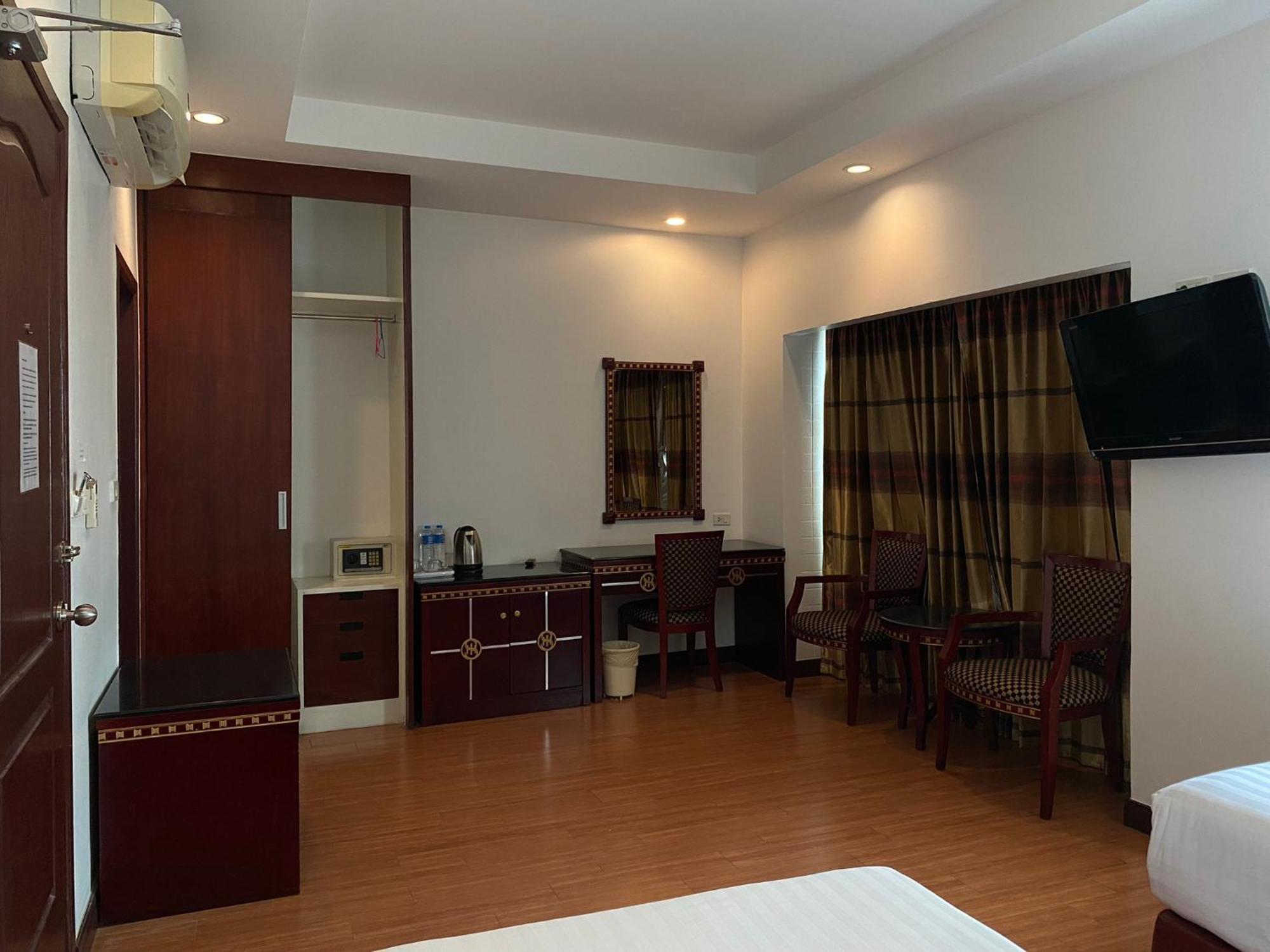 Jomtien Hisotel Exterior foto