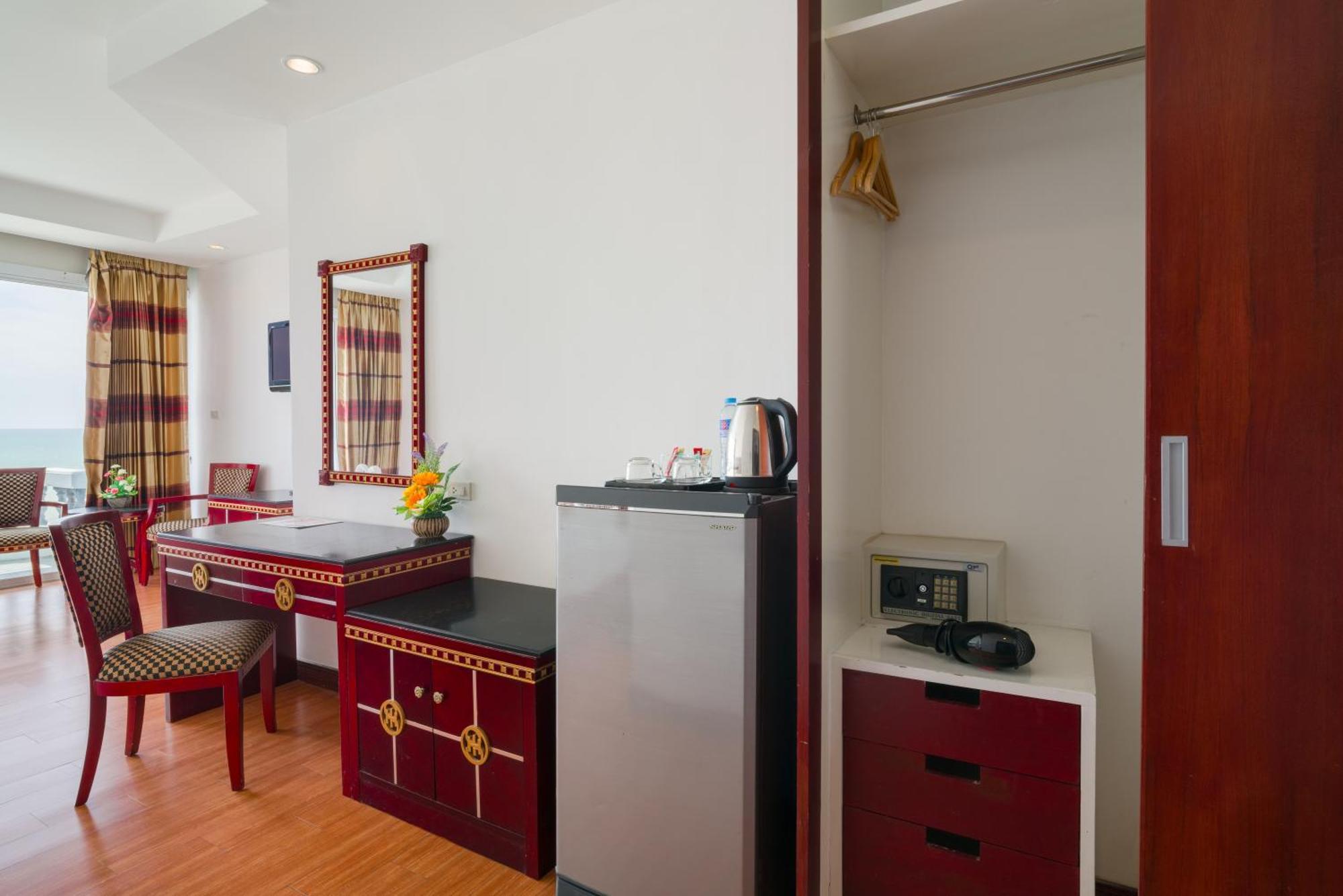 Jomtien Hisotel Habitación foto